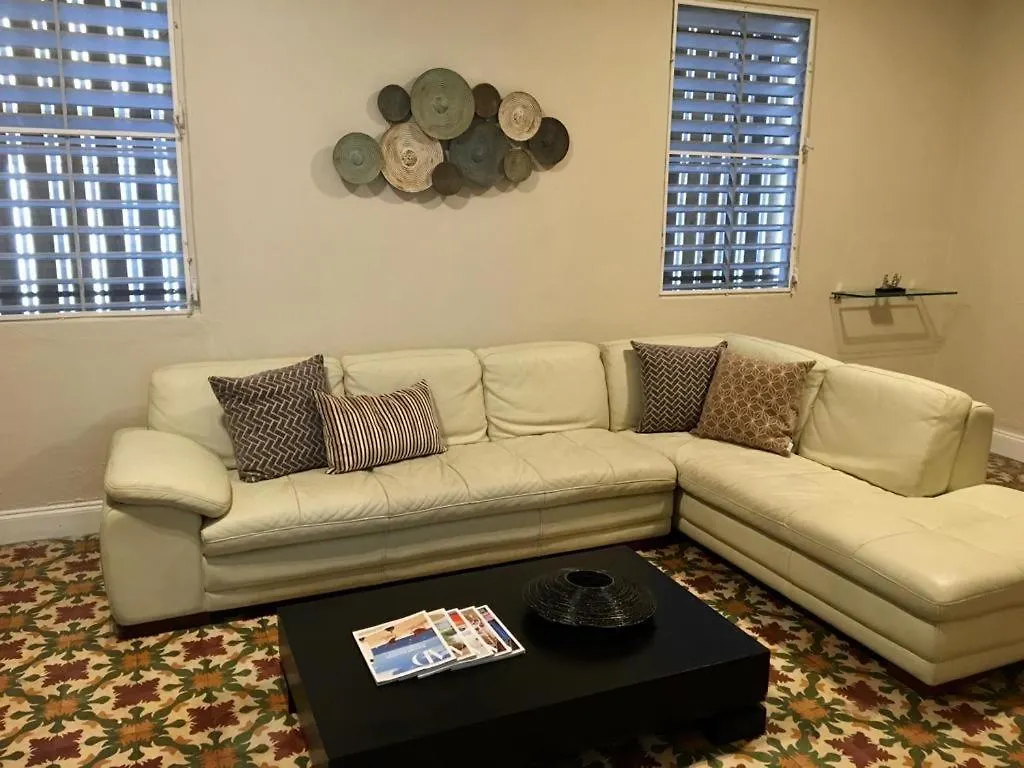 Calle Hollanda 3 Bedroom Home San Juan